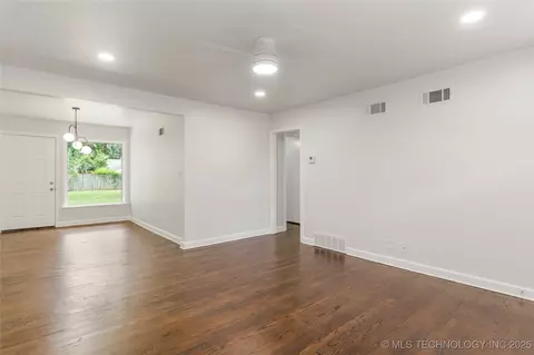 19 E 44th St, Tulsa, OK 74105 photo 6