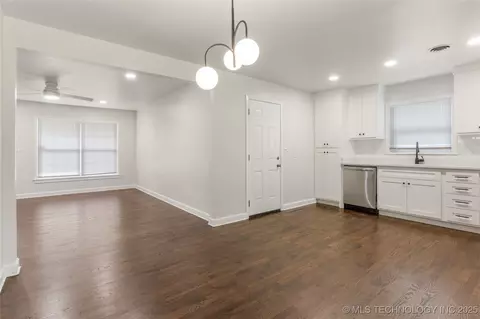 19 E 44th St, Tulsa, OK 74105 photo 2