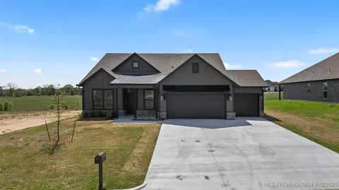 31112 E 65th Pl S, Broken Arrow, OK 74014