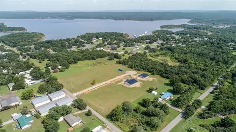 6 Reagan Dr, Eufaula, OK 74432
