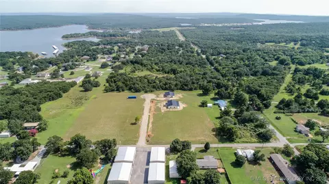 7 Reagan Dr, Eufaula, OK 74432