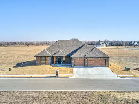 304 Barley Hill Rd, Bartlesville, OK 74006