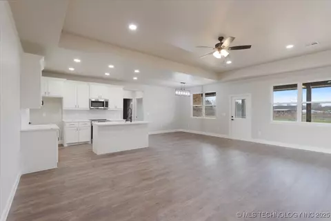 342 Sunset Way, Mead, OK 73449 photo 2