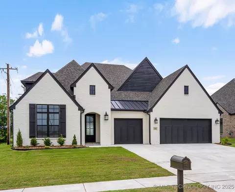 12806 S Irvington Ave, Bixby, OK 74008