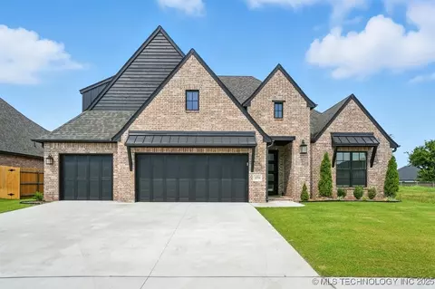 12714 S Irvington Ave, Bixby, OK 74008