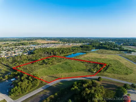 05 S 272nd East Ave, Coweta, OK 74429
