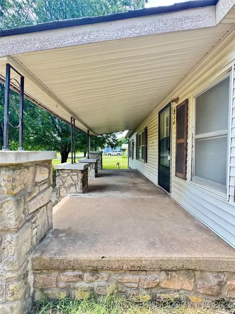214 E 9th, Cushing, OK 74023 photo 5