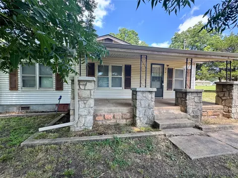 214 E 9th, Cushing, OK 74023 photo 4