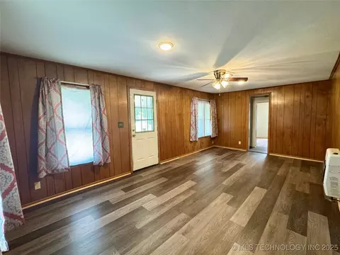 214 E 9th, Cushing, OK 74023 photo 2
