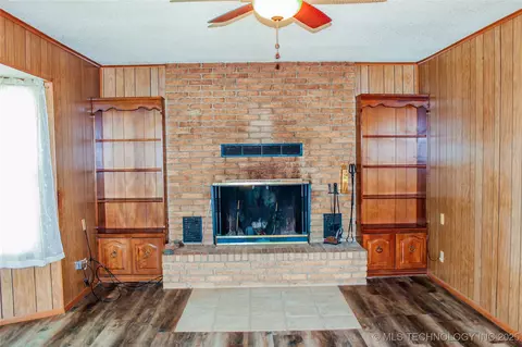 Living - 116307 S 4209 Rd, Eufaula, OK 74432 photo 1 of 5