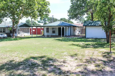 Exterior - 116307 S 4209 Rd, Eufaula, OK 74432 photo 8 of 12