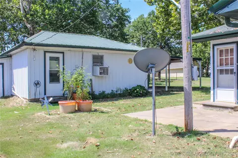 Exterior - 116307 S 4209 Rd, Eufaula, OK 74432 photo 9 of 12