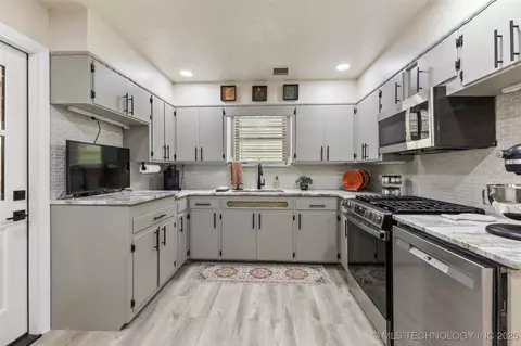1408 E Nancy St, Ada, OK 74820 photo 8