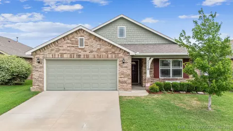11119 N 145th East Pl, Owasso, OK 74055