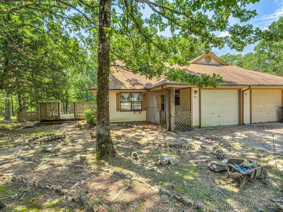 Exterior - 912 Summit Ridge Ct, Tahlequah, OK 74464 photo 4 of 13