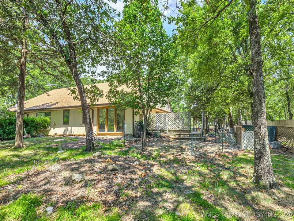 Exterior - 912 Summit Ridge Ct, Tahlequah, OK 74464 photo 11 of 13