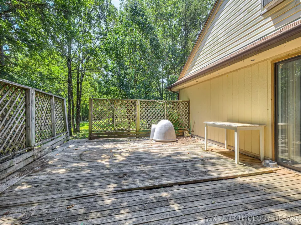 Exterior - 912 Summit Ridge Ct, Tahlequah, OK 74464 photo 7 of 13