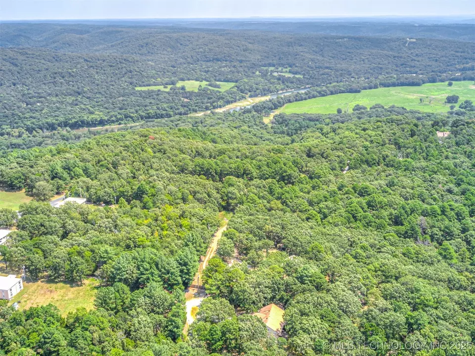 View/Area - 912 Summit Ridge Ct, Tahlequah, OK 74464 photo 4 of 8