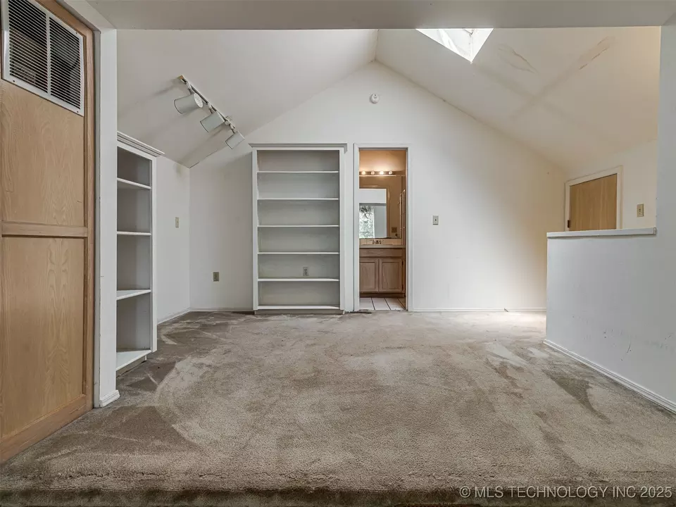 Bedroom - 912 Summit Ridge Ct, Tahlequah, OK 74464 photo 4 of 4