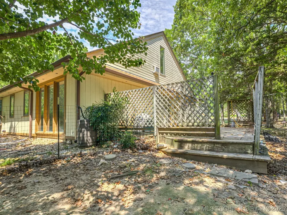 Exterior - 912 Summit Ridge Ct, Tahlequah, OK 74464 photo 9 of 13