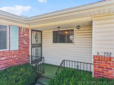 6752 E 28th St, Tulsa, OK 74129 photo 3