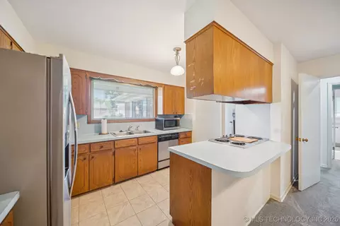 6752 E 28th St, Tulsa, OK 74129 photo 7