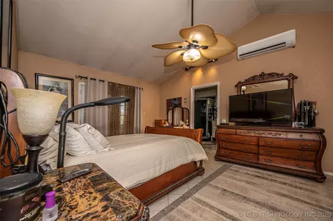 Bedroom - 5472 S Highway 377, Kingston, OK 73439 photo 1 of 5