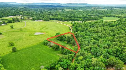 S 4697 Road, Stilwell, OK 74960
