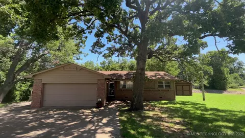 5353 S 33rd West Ave, Tulsa, OK 74107