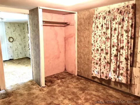 1129 E Maple St, Cushing, OK 74023 photo 11