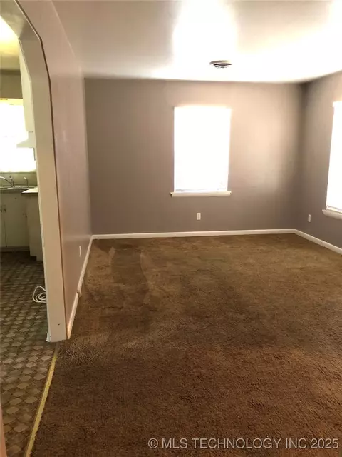 315 E 7th St, Cushing, OK 74023 photo 7