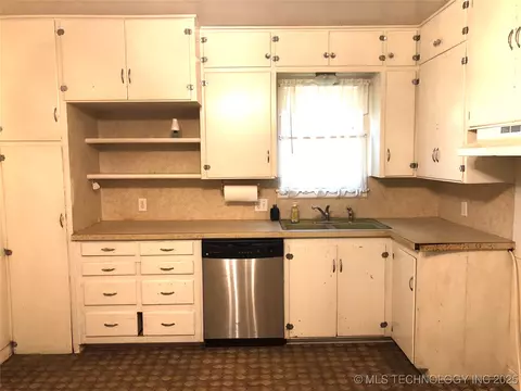 315 E 7th St, Cushing, OK 74023 photo 10