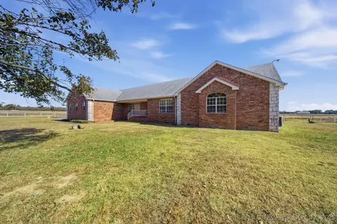 1 W 204th St, Haskell, OK 74436