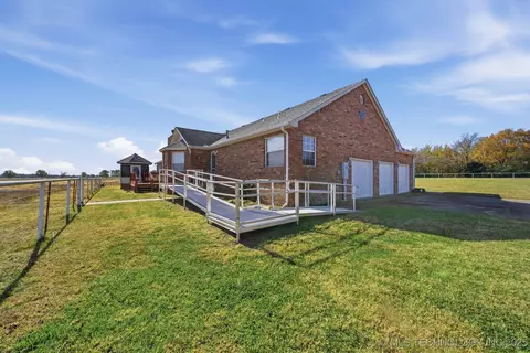 Exterior - 1 W 204th St, Haskell, OK 74436 photo 5 of 7