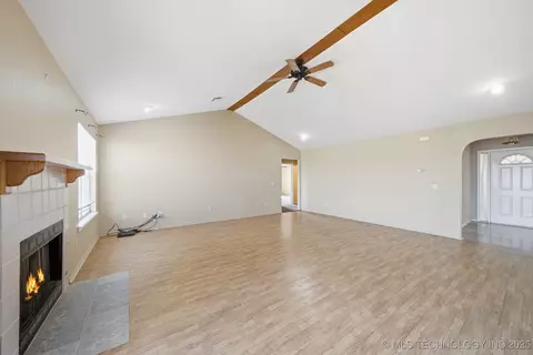 Living - 1 W 204th St, Haskell, OK 74436 photo 3 of 3