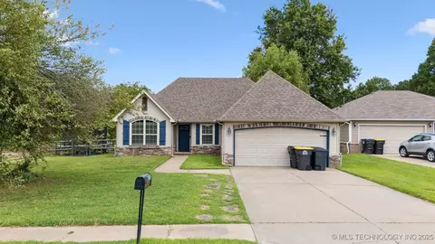 28075 E 148th Pl S, Coweta, OK 74429