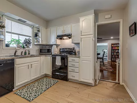 7453 E 30th St, Tulsa, OK 74129 photo 17