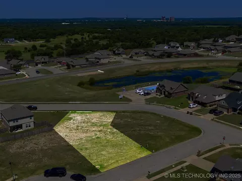 2007 Cypress Cir, Bartlesville, OK 74006