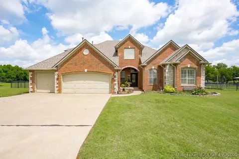 1926 Eagle Ln, Perry, OK 73077