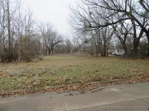 422 W Cherokee, Mcalester, OK 74501