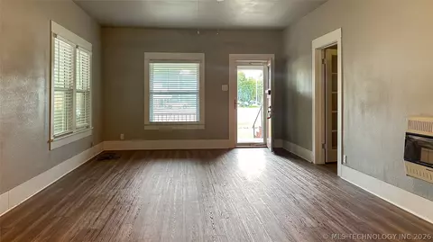 Living - 700 Lincoln, Ryan, OK 73565 photo 4 of 4