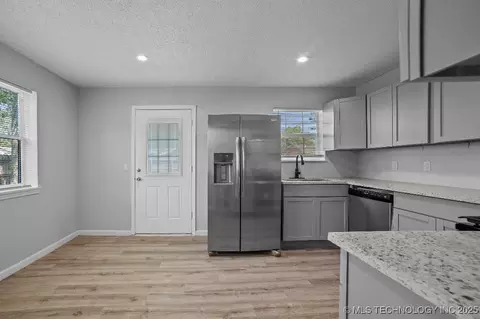 9203 E 59th St, Tulsa, OK 74145 photo 15