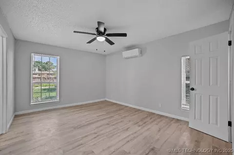9203 E 59th St, Tulsa, OK 74145 photo 8