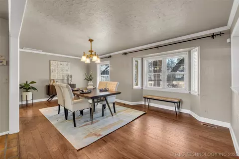 2835 E 47th St, Tulsa, OK 74105 photo 8