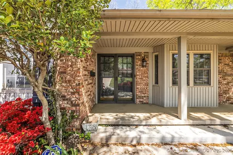 2835 E 47th St, Tulsa, OK 74105 photo 5