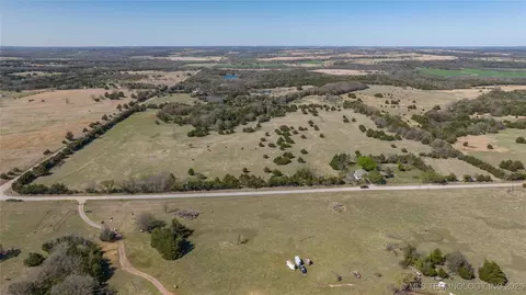86 Th St, Perkins, OK 74059 photo 2
