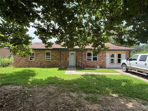 610 6th, Talihina, OK 74571