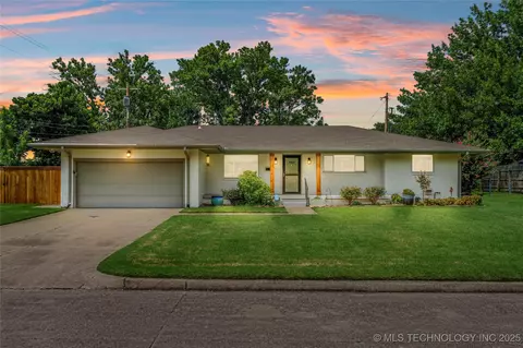 3705 E 51st Pl, Tulsa, OK 74135 photo 1