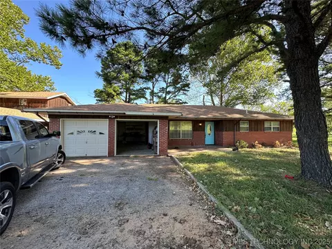 1615 W 4th St, Okmulgee, OK 74447