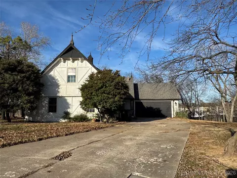 1805 N Hickory Pl, Broken Arrow, OK 74012